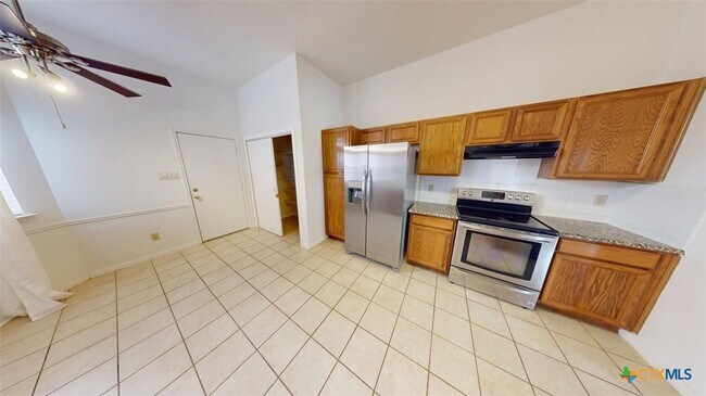 Building Photo - 411 Tomahawk Dr