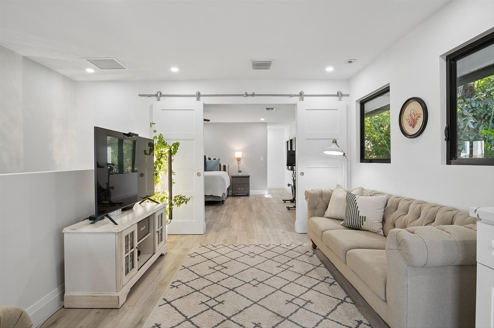 Building Photo - 600 SW 8th Ter