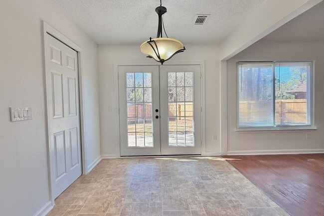 Building Photo - AVAILABLE NOW! (One Pet Maximum)