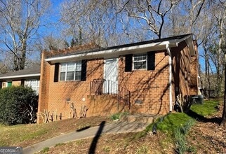 Building Photo - 130 Oxford Ct