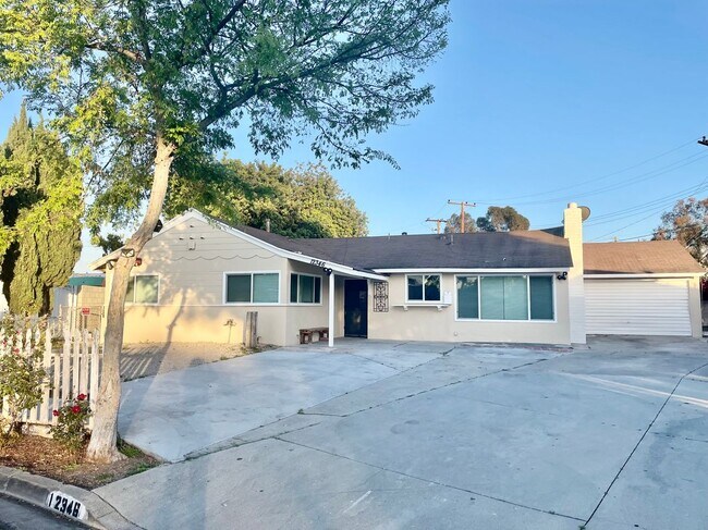 Building Photo - 12346 Flint Pl
