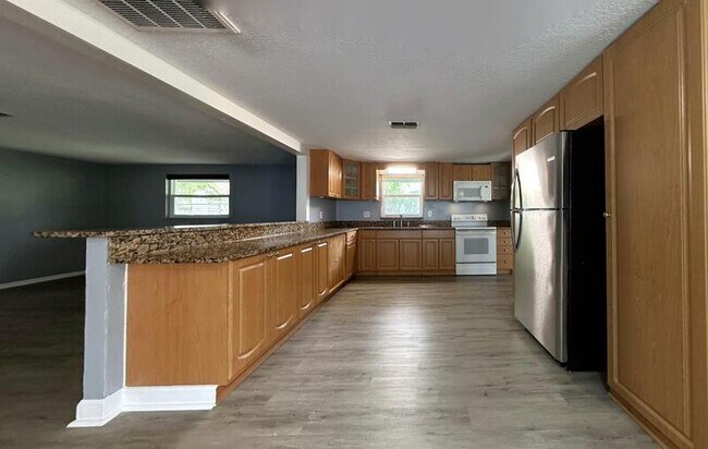 Building Photo - 8240 Krag Dr
