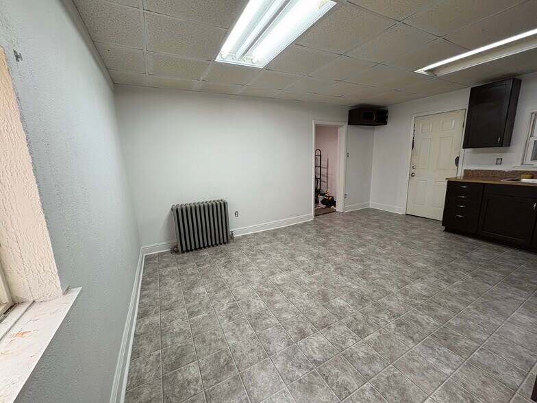 Building Photo - 403 Ormsby Ave