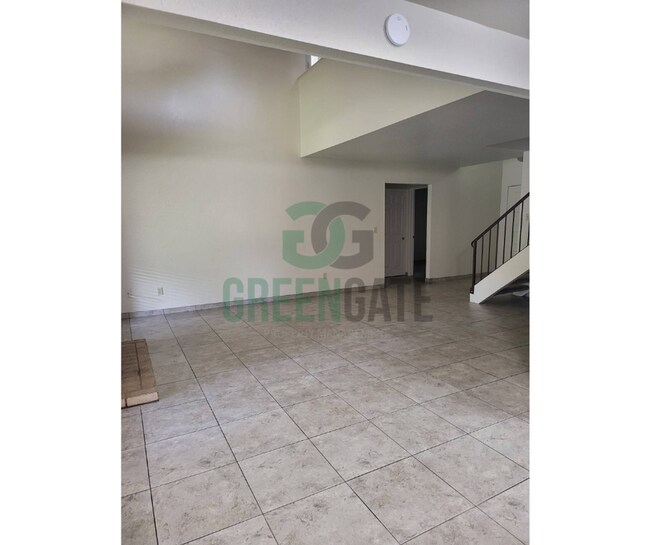 Building Photo - 2428 Woodvale Dr