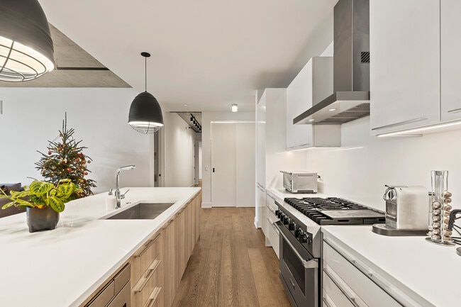 Building Photo - 111 S Peoria St