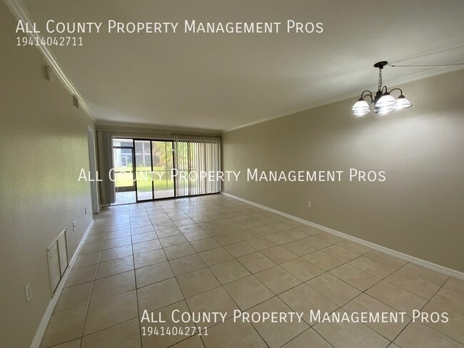 Building Photo - 5685 Summer Side Ln