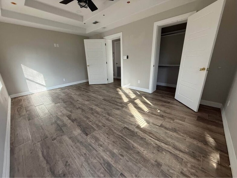 Building Photo - 233 S Iowa St