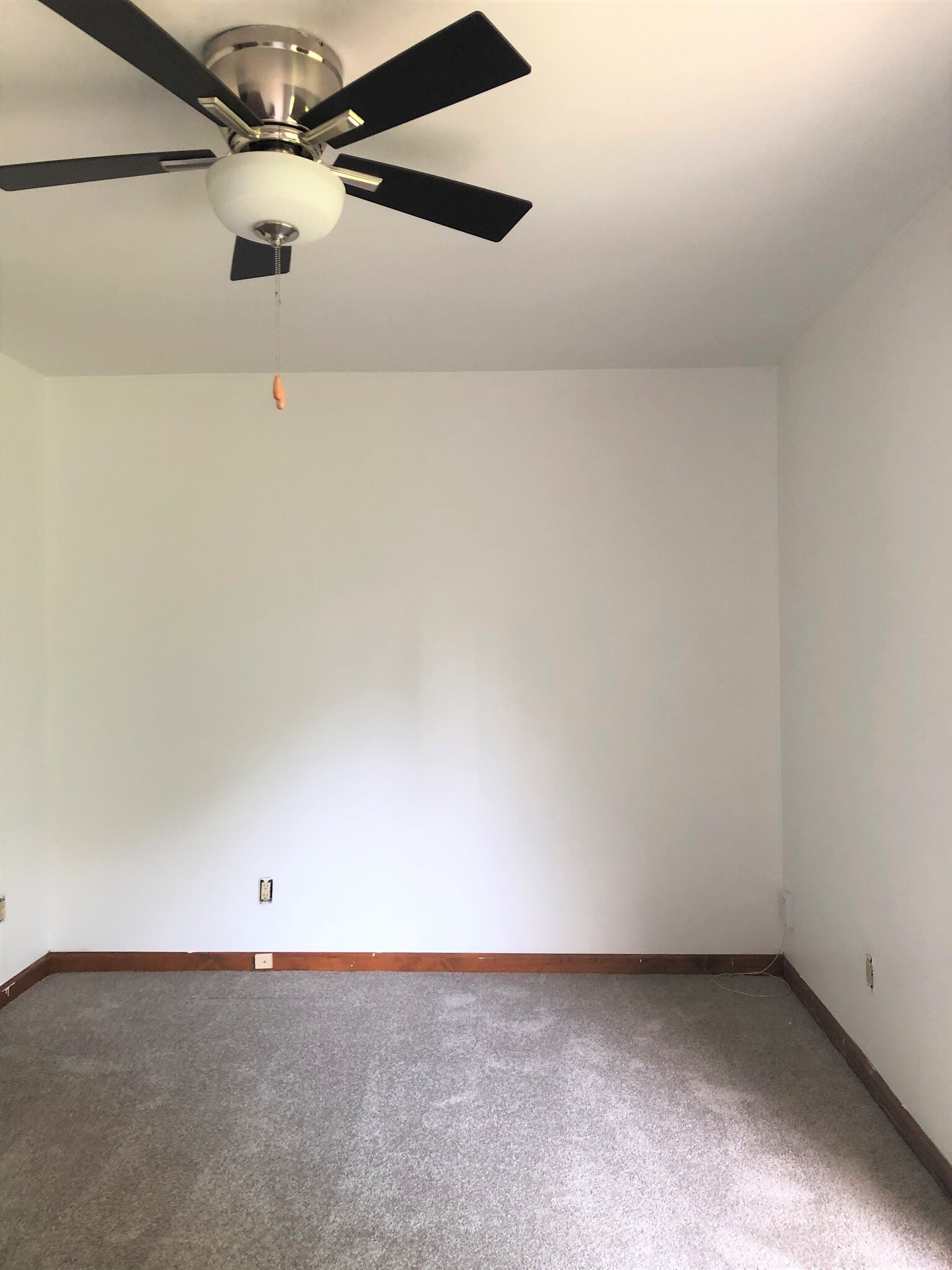Bedroom - 906 N West St