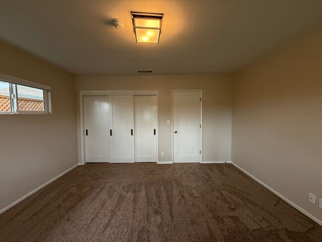 Building Photo - Beautiful Home in a Lovely Neighborhood! Available Spacious 2 Bedroom and Two Bathroom!