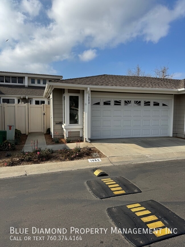 Building Photo - Shadowridge Home on Golf Course