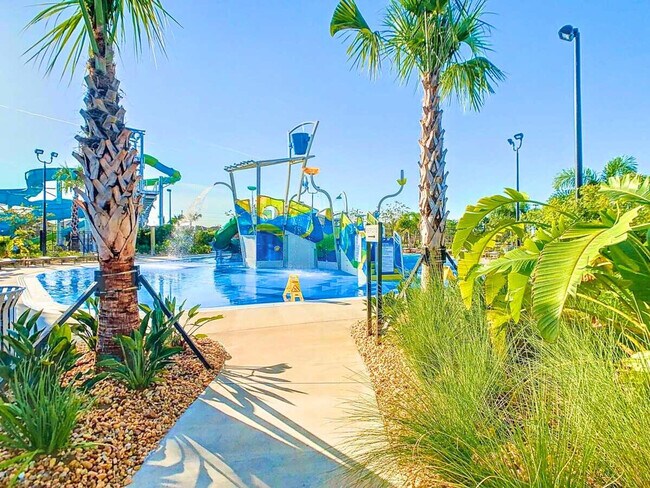 Building Photo - 1520 Oasis Club Blvd