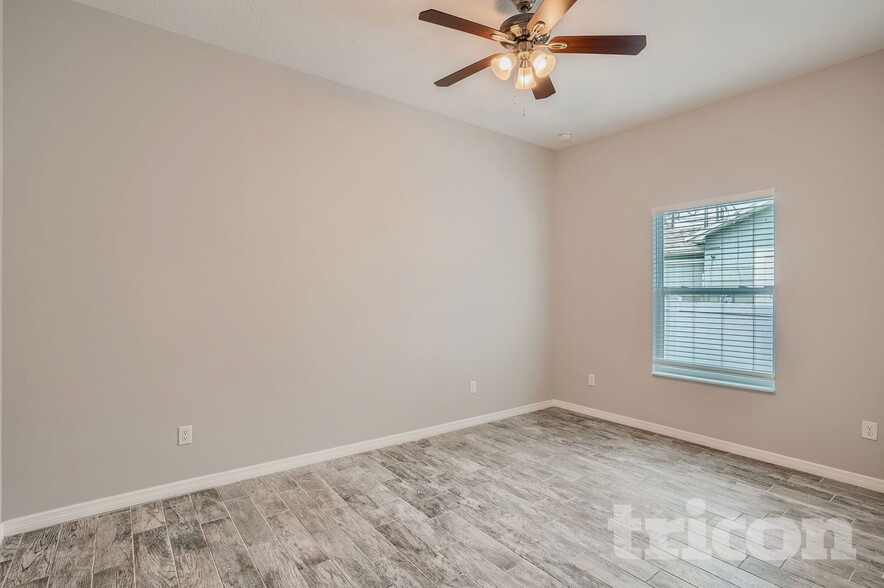 Building Photo - 2704 61st Ave N