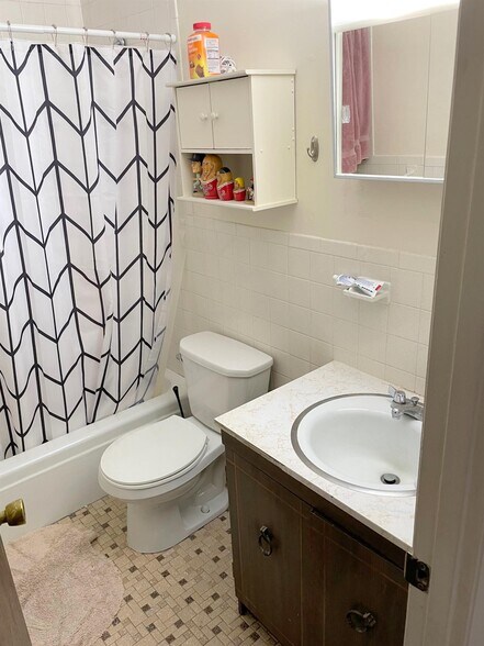 Building Photo - 11 Cameron Ave