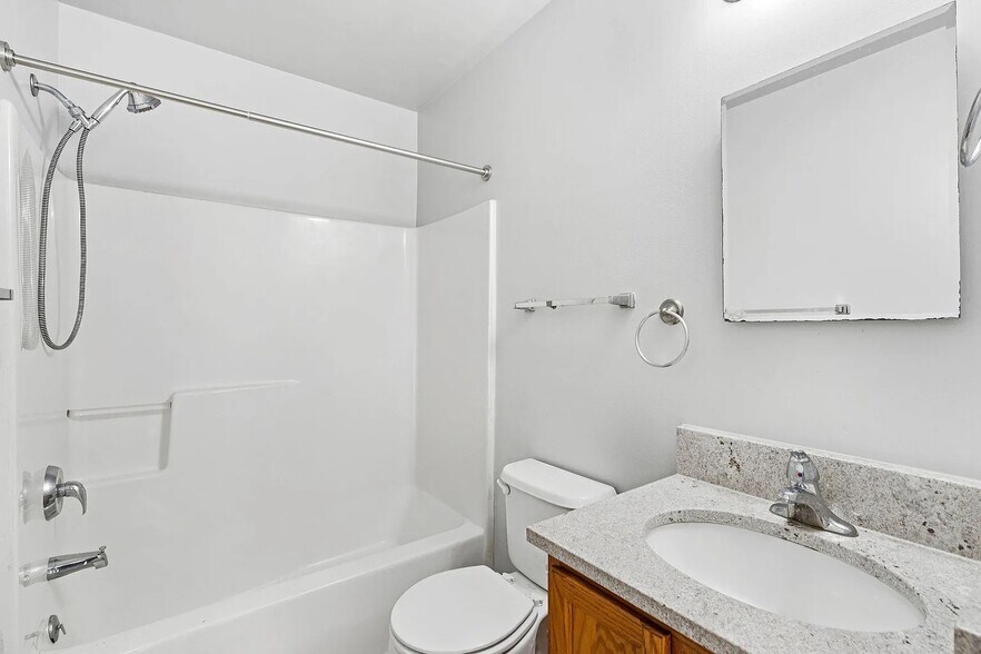 Building Photo - 6 Commercial Row