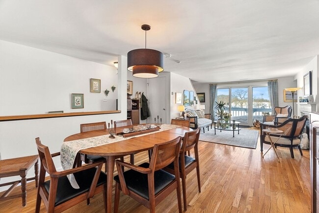 Building Photo - 126 Merrimac St