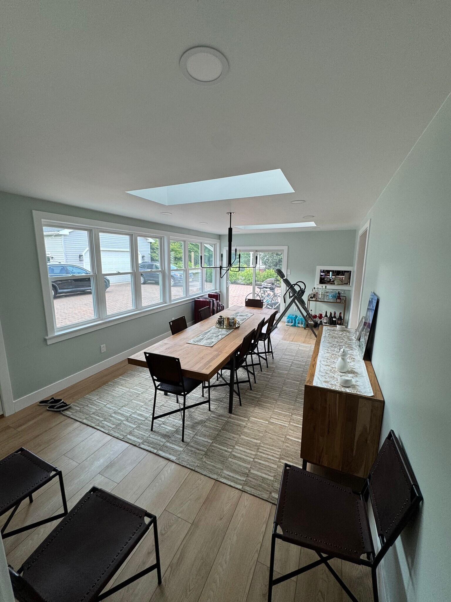 Large Dining room - 130 Chews Landing Rd