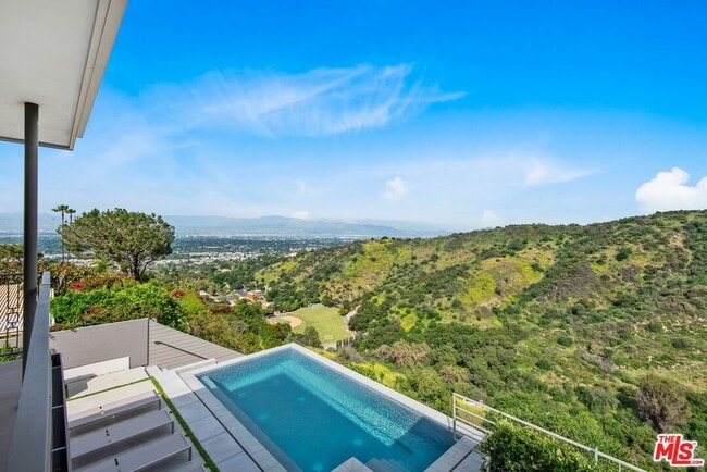 Building Photo - 3642 Beverly Ridge Dr