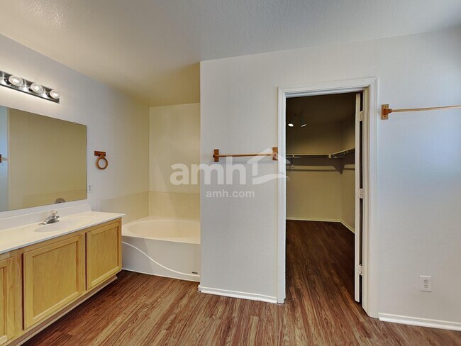 Building Photo - 8947 W Charleston Ave