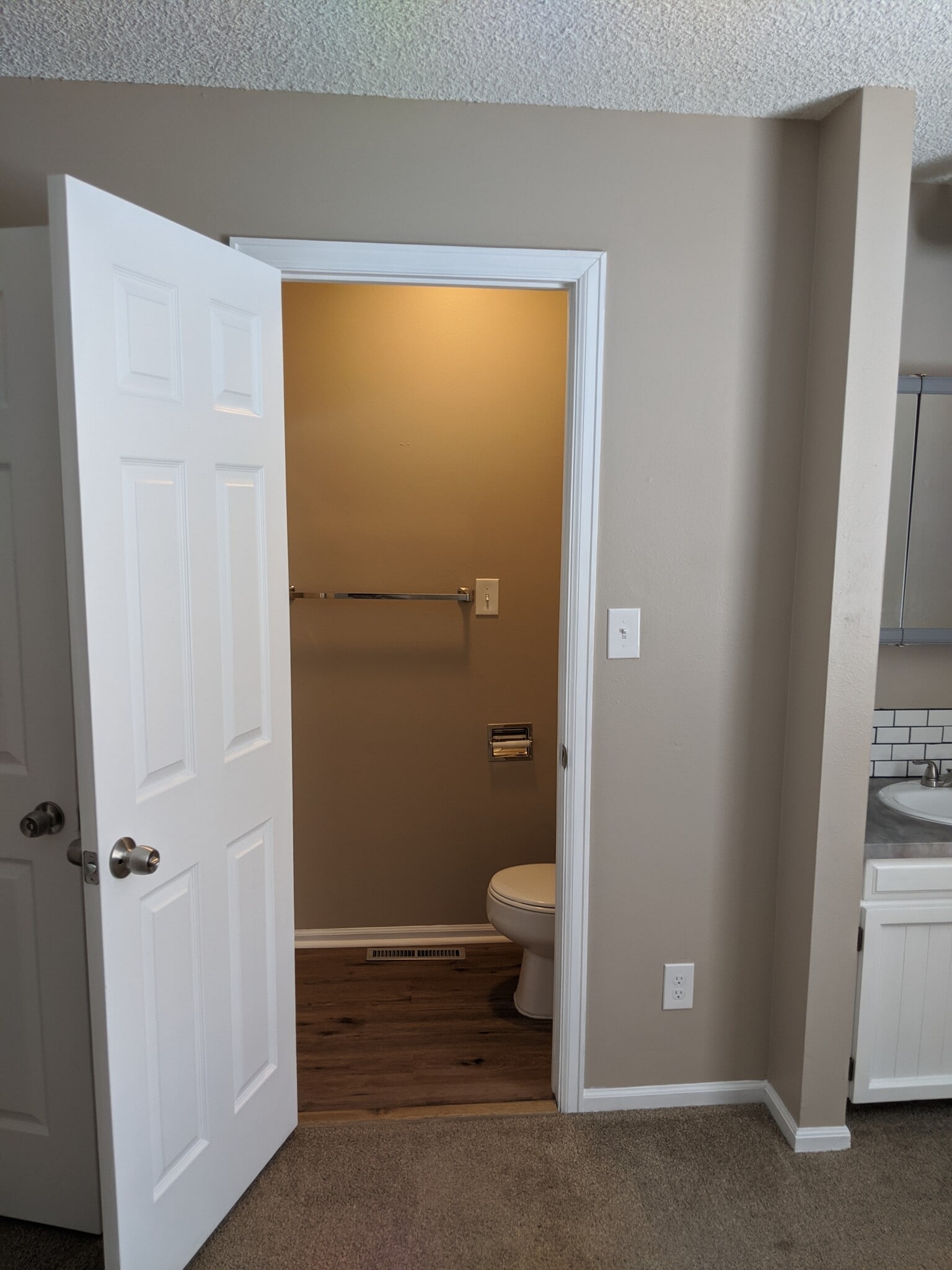master bath with shower - 1608 23rd Ave