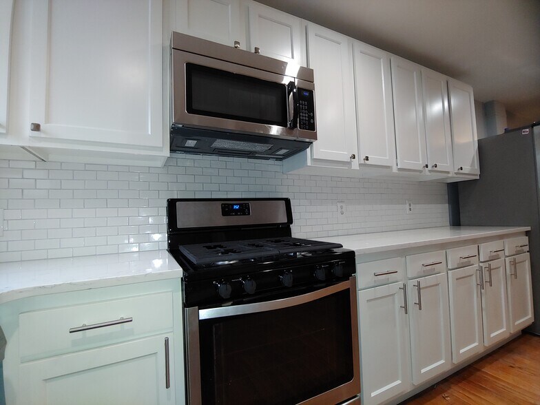 Building Photo - 33 S Calhoun St