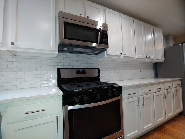 Building Photo - 33 S Calhoun St