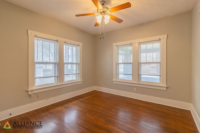 Building Photo - 1621 Leavenworth St