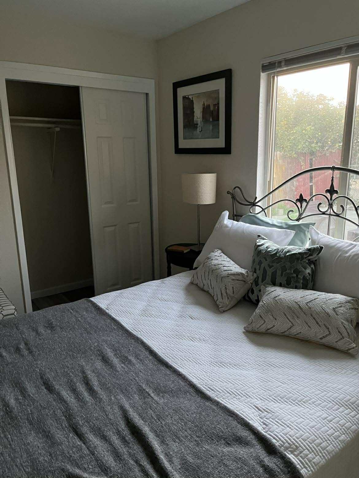 Building Photo - 36563 Beutke Dr