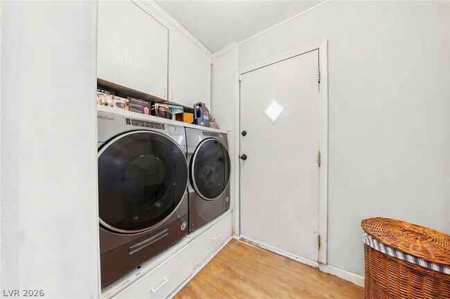 Building Photo - 1631 Ottawa Dr