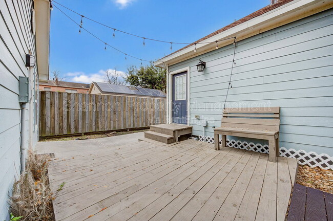 Building Photo - 921 Kern St