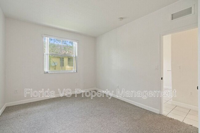 Building Photo - 1663 SE 29th St