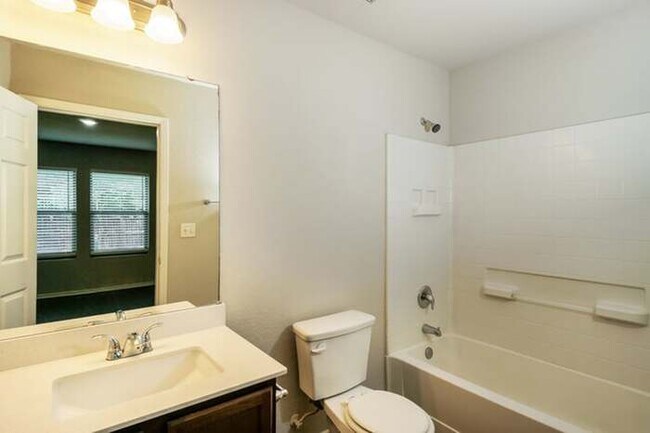 Building Photo - 7606 Millchase