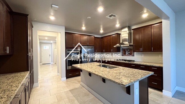 Building Photo - Spacious 4-bedroom home in Natomas with cl...