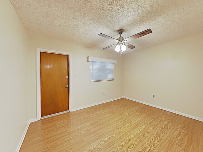 Building Photo - 2500 Lee Rd