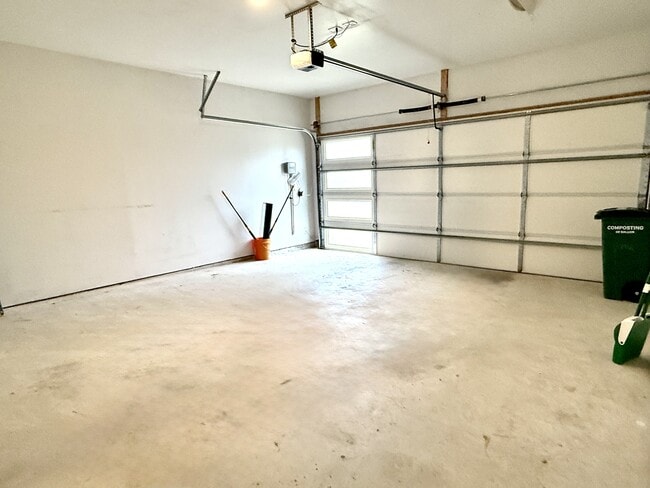 Building Photo - 13916 Lubeck Dr