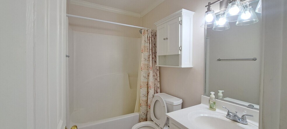 Building Photo - 215 Buck Run Dr