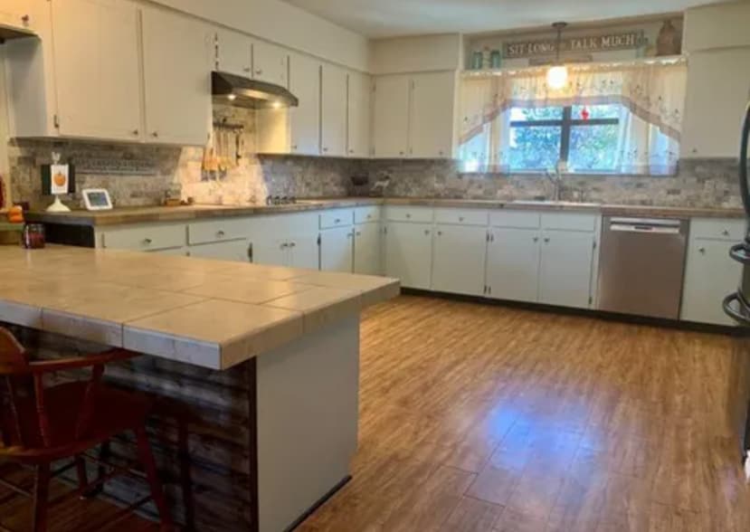 Kitchen - 12995 County Road 2919