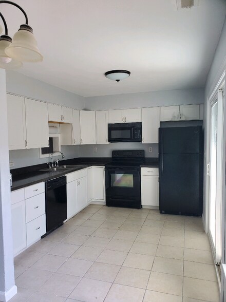 Primary Photo - 1375 Longlac Rd