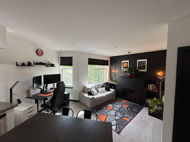 Building Photo - Modern 1BR Condo with Luxury Amenities in ...