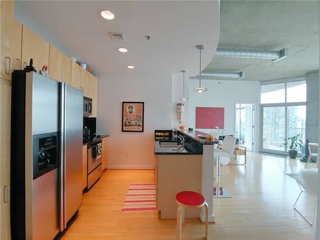 Building Photo - 943 Peachtree St NE