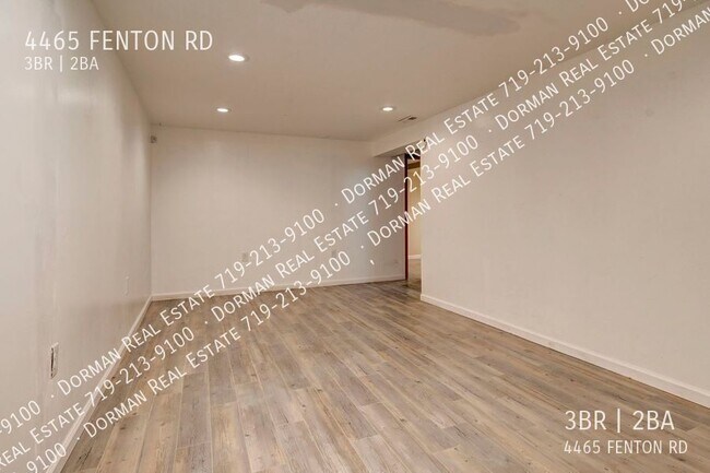 Building Photo - 4465 Fenton Rd