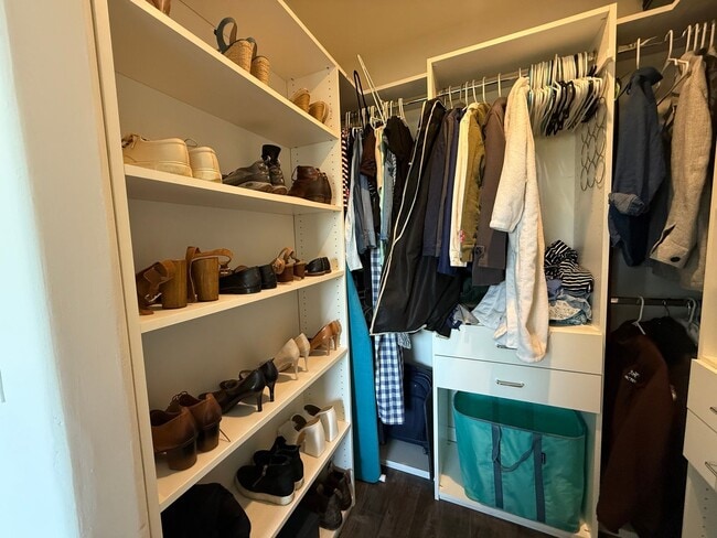 Building Photo - Now Leasing – 812 Merlin | $6,200/Month | ...