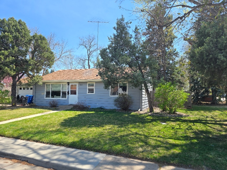 Building Photo - 1325 Crestmore Pl