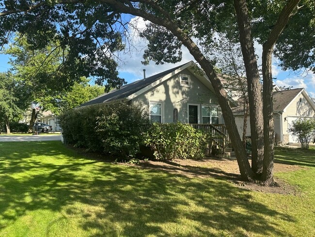 Primary Photo - 812 Ridge Ave