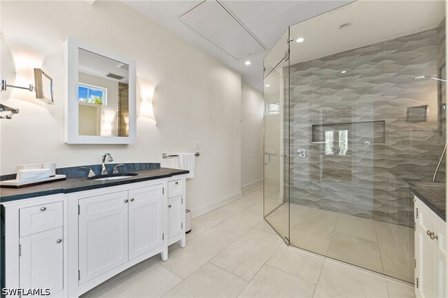 Building Photo - 2325 Lantern Ln