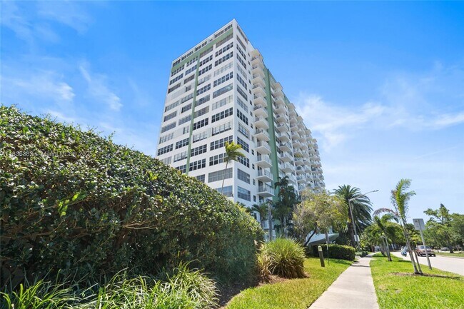 Building Photo - 2100 Sans Souci Blvd