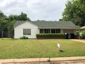 Building Photo - 3013 Shirley Ln