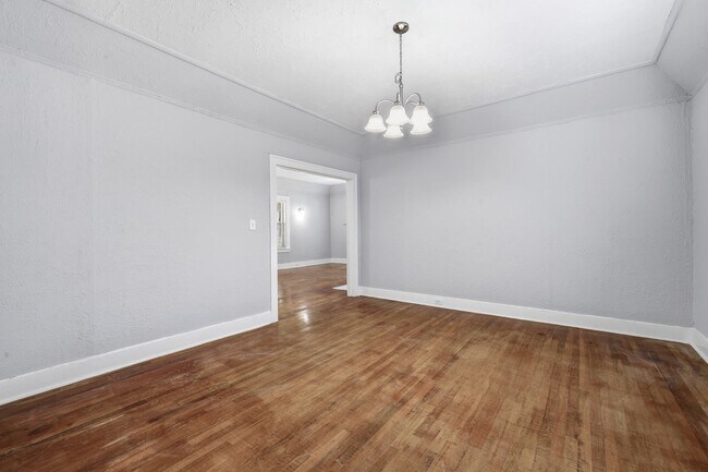 Building Photo - 527 Fulton Ave
