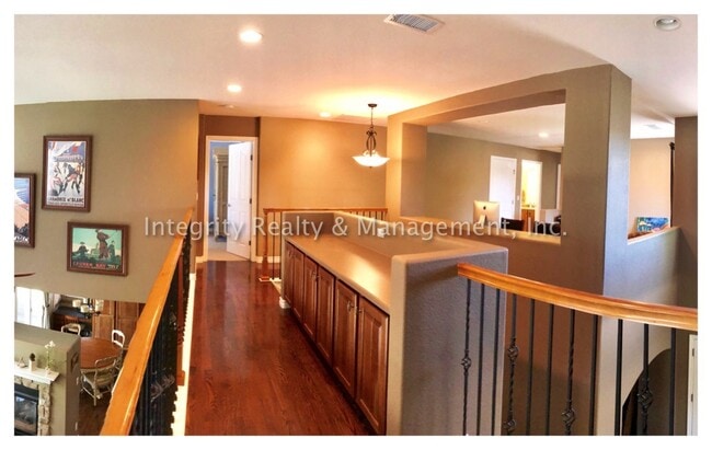 Building Photo - 4 Bed/5 Bath, 4,219 Sqft -11089 Canyonbroo...