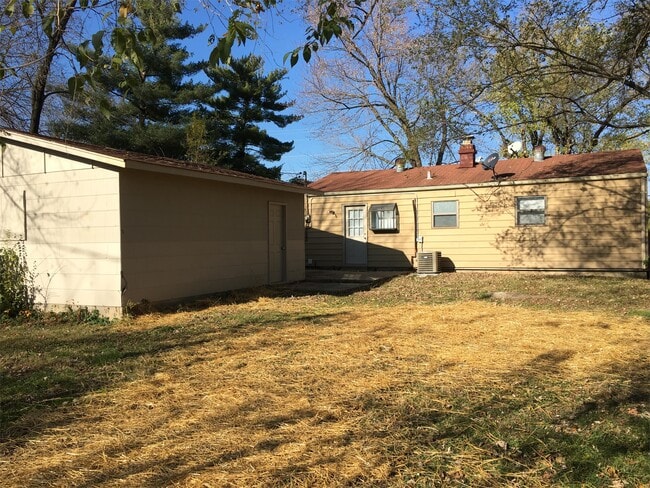 Building Photo - 1410 E Pitman Ave