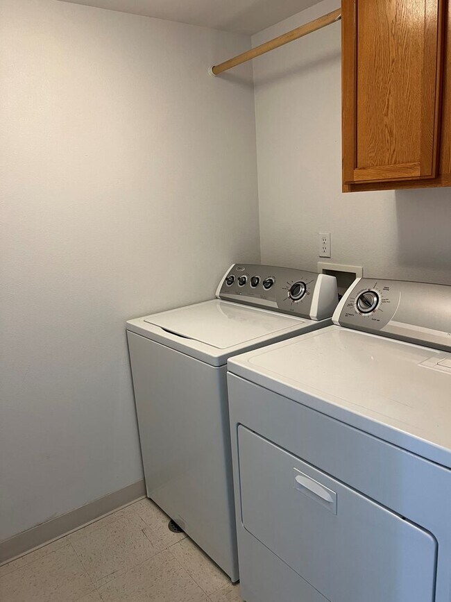 Building Photo - 2 Bedroom 2 Bath Condo in New Castle